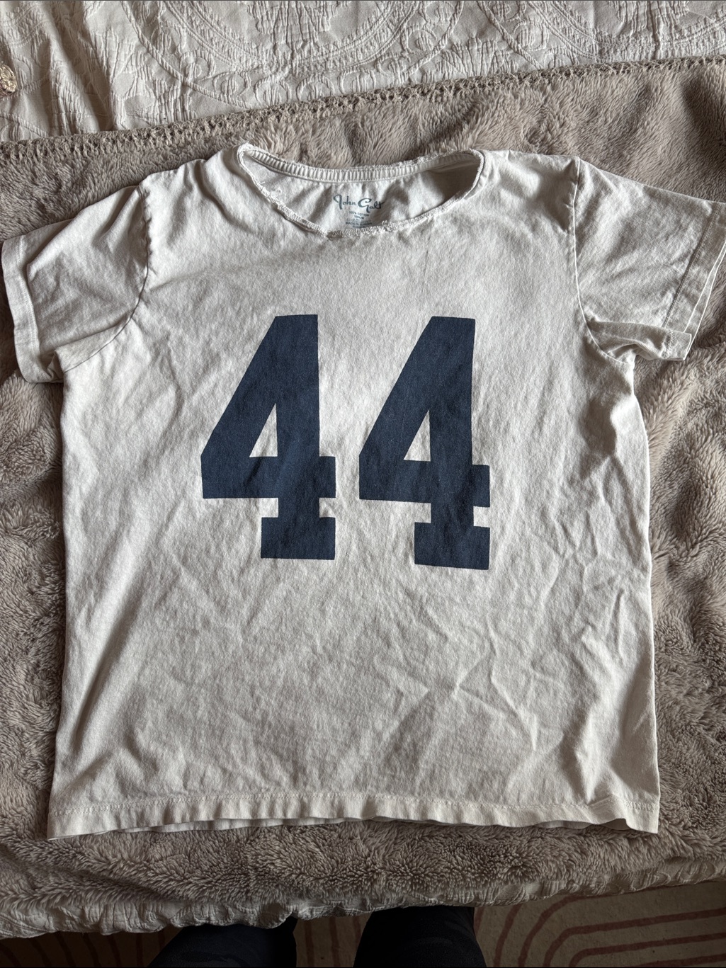 Brandy Melville Cream Short Sleeve Tee With Navy 44 Graphic